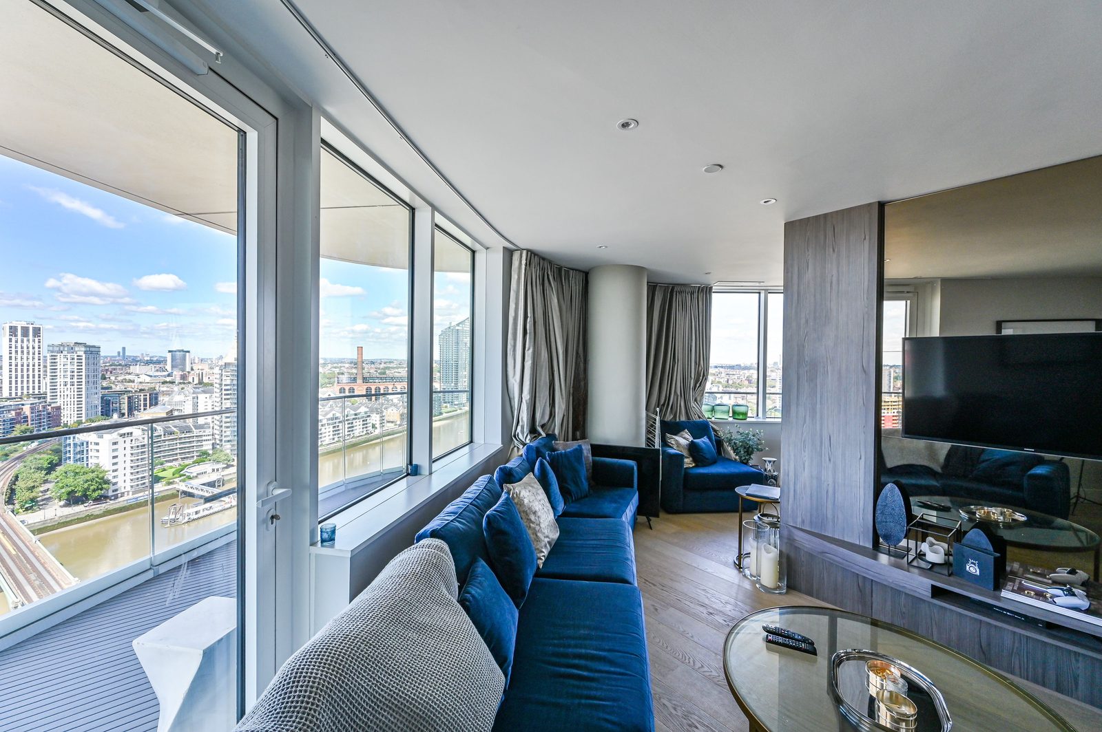 Flat 103, Lombard Wharf