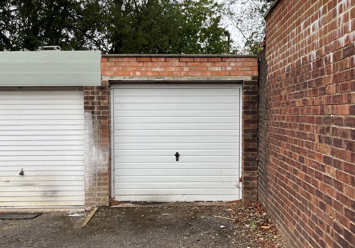 Garage at 8 Richmond Close