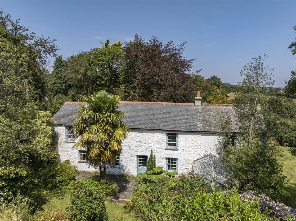 4 bed Farmhouse for Sale