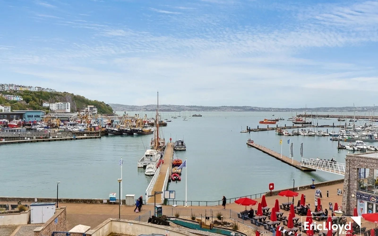 Chain free waterfront apartment in MOORINGS REACH BRIXHAM