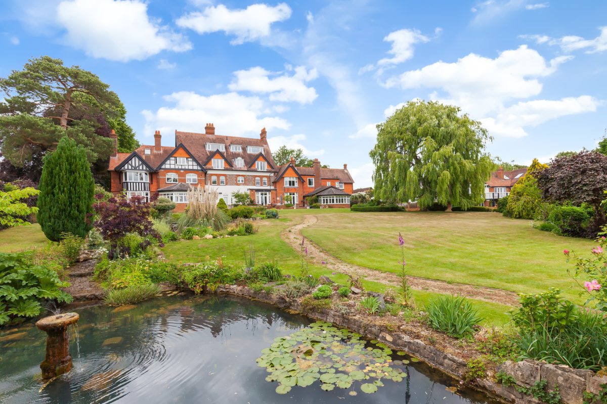 Riverside House, Burcot