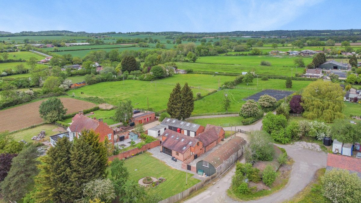 Detached House for sale with 6 bedrooms, Droitwich Road, Bradley Green Redditch