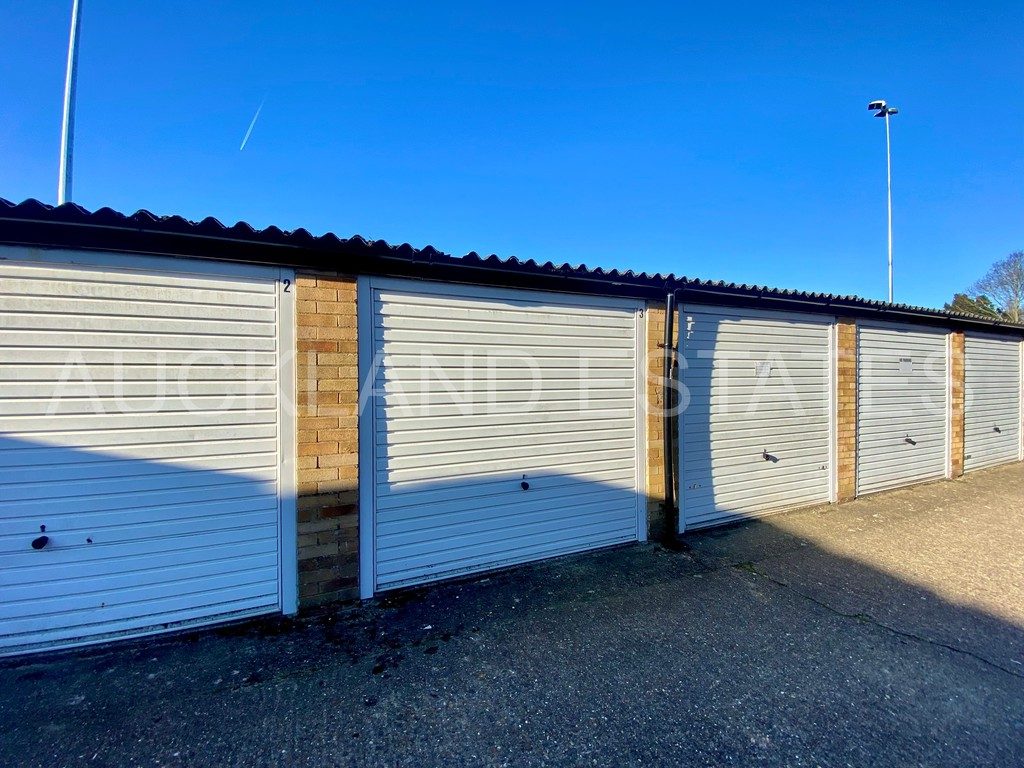 High Street, Potters Bar, View here
