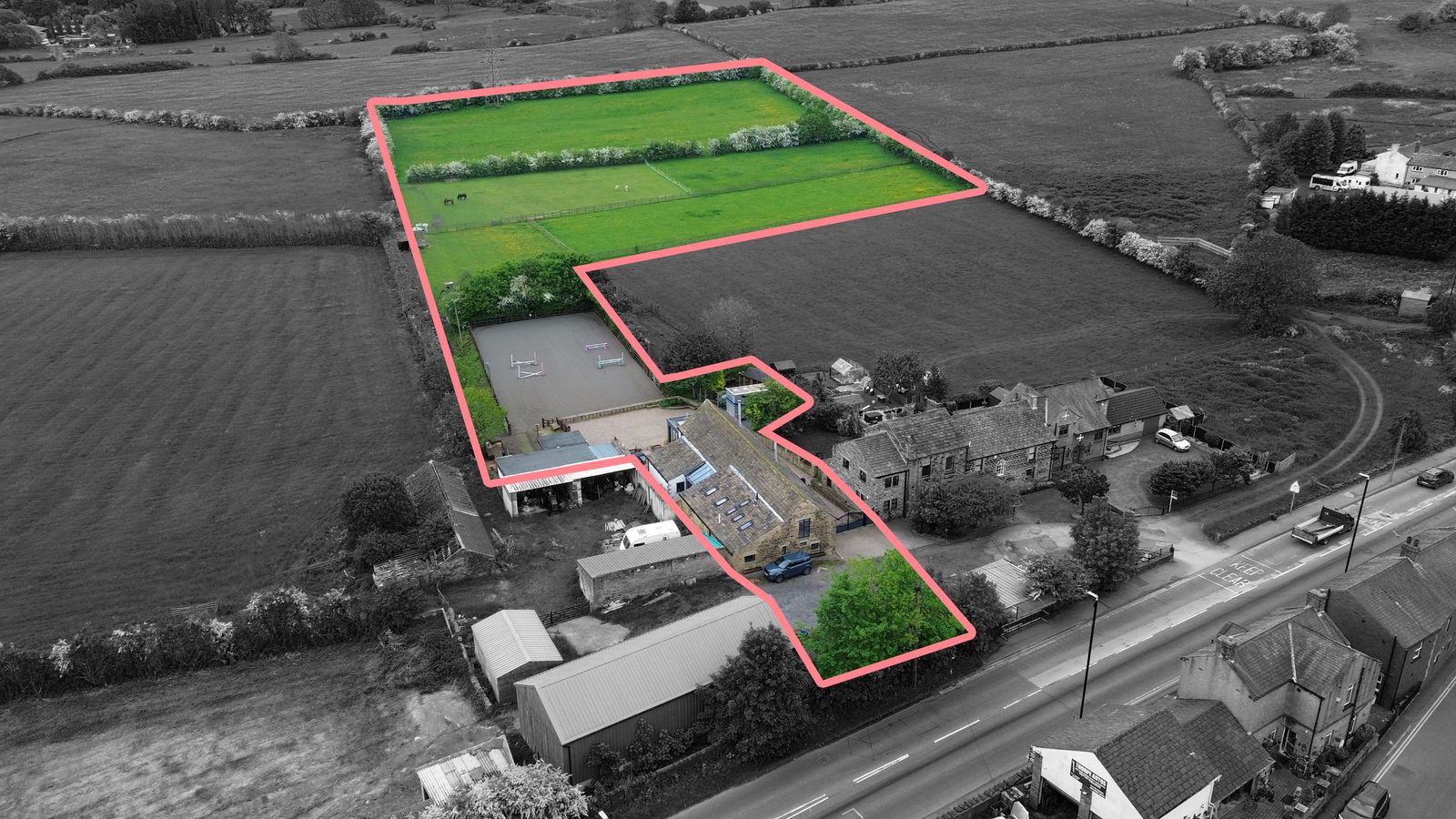 Barn conversion with paddocks in Leeds
