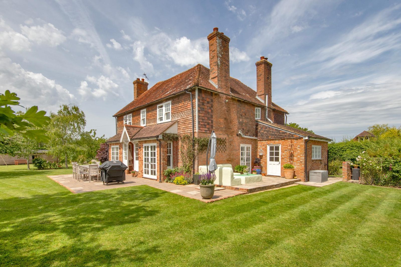 5 Bedroom, 2 Bathroom Detached Home in Biddenden Road, Biddenden, Kent, TN27 9JE
