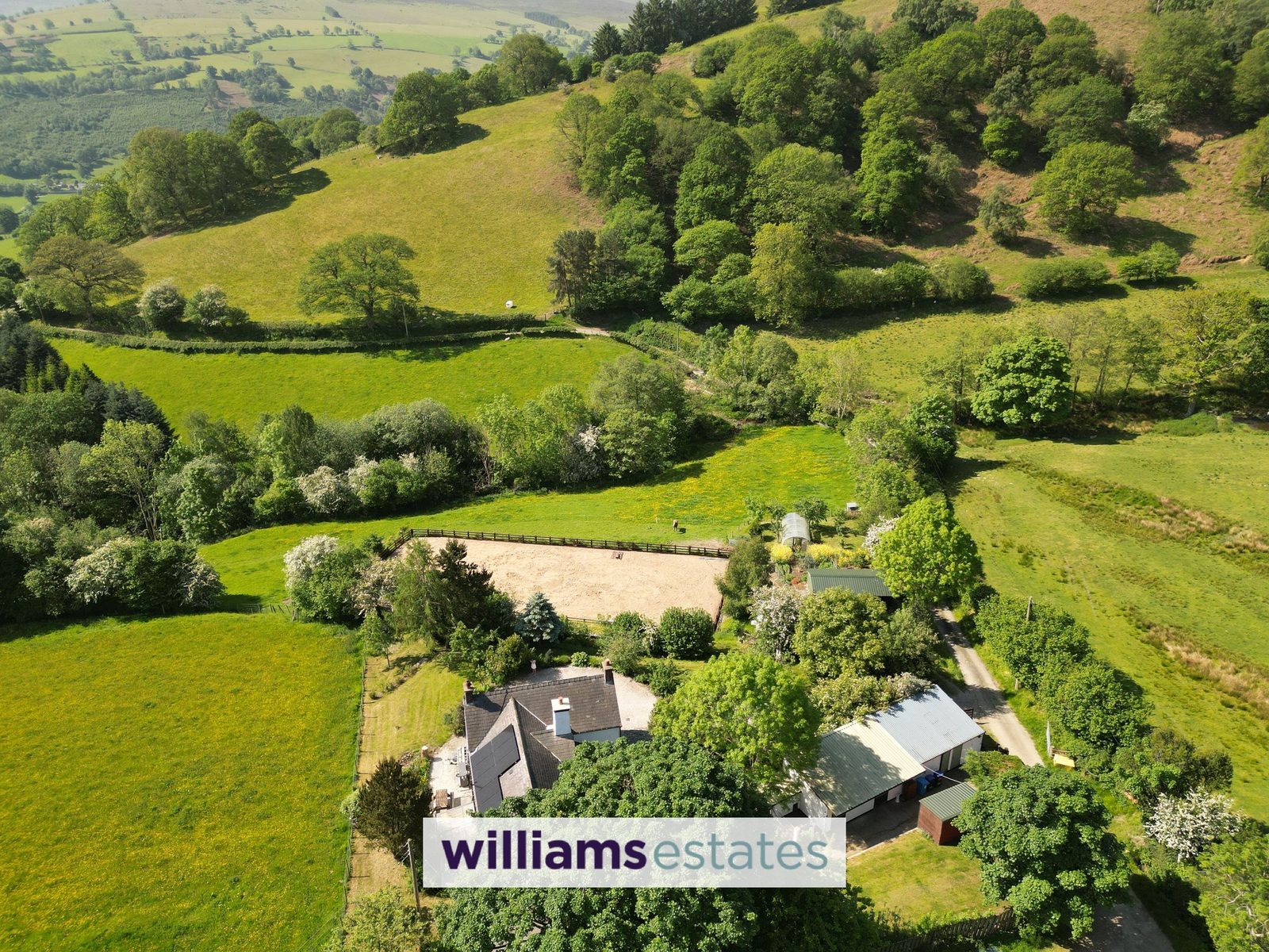 Period detached house in CORWEN