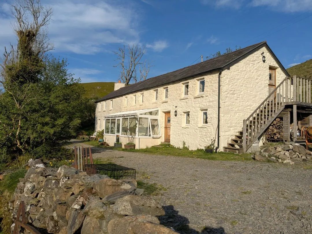 Lampeter: smallholding with outbuildings