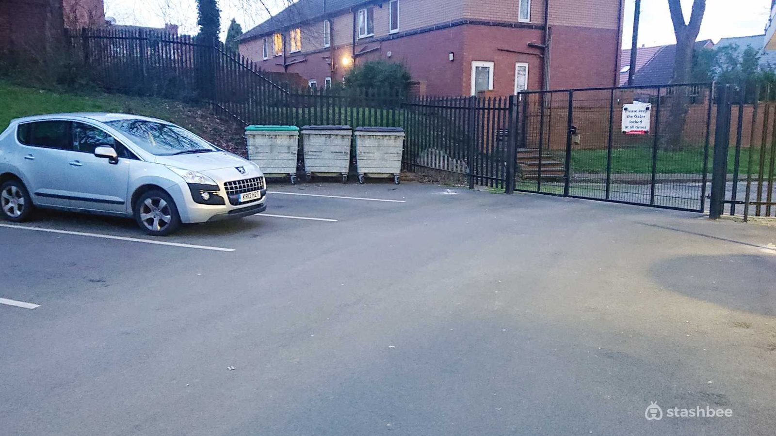 Parking Space to Rent in Rotherham, S65