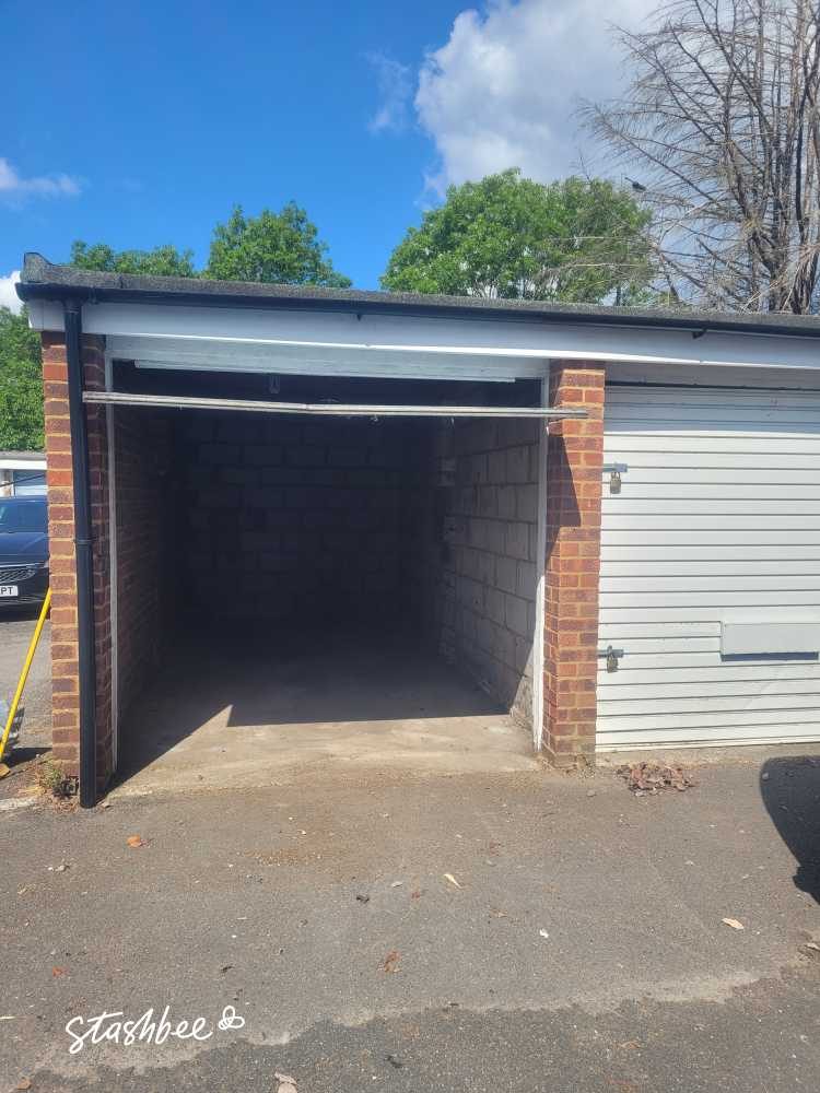 Garage to Rent in Slough, SL3