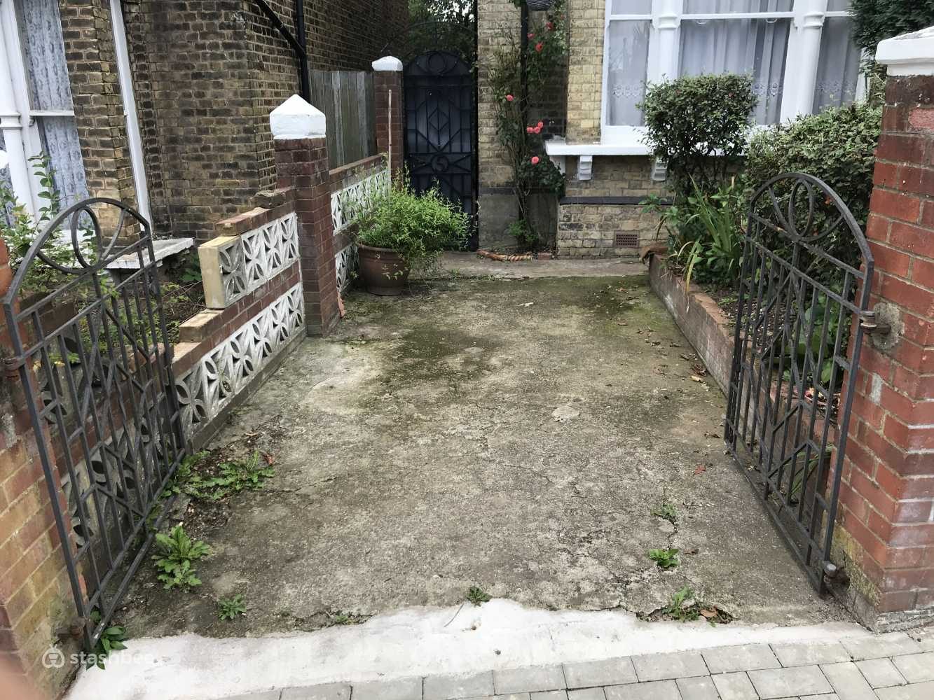 Parking Space to Rent in South East London, SE27