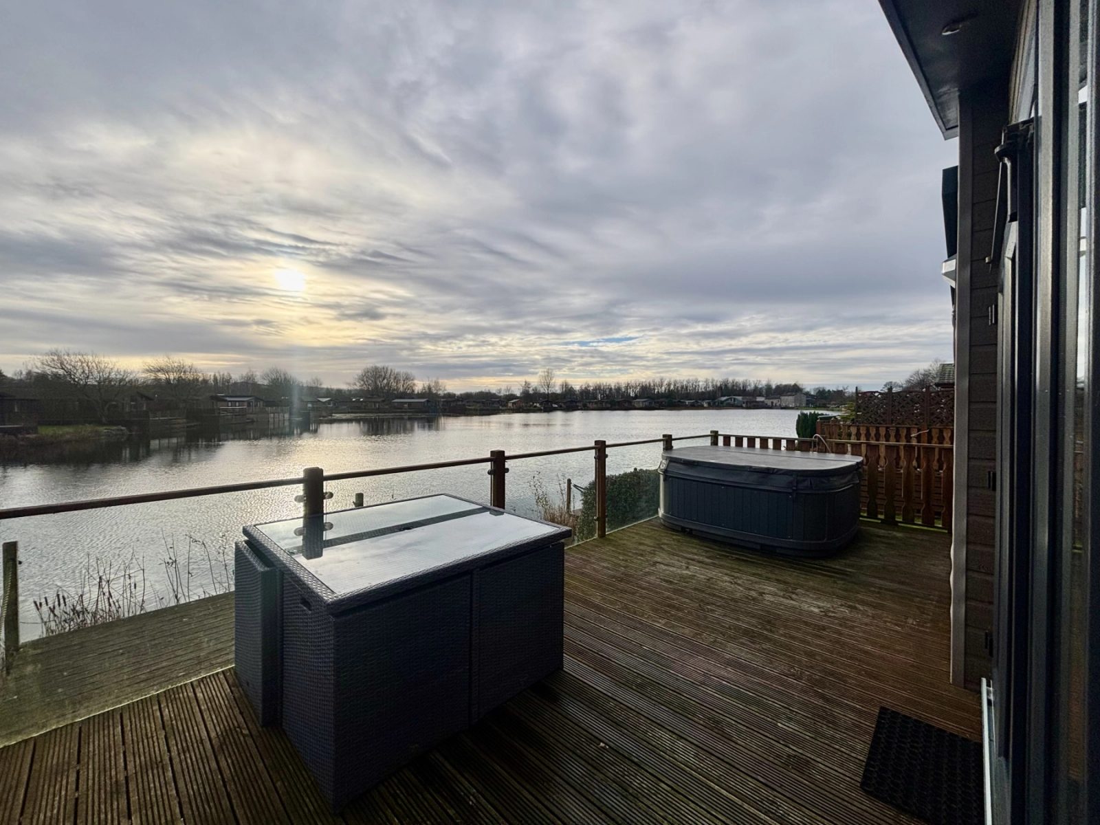 Private Sale - Capenwray 19 South Lakeland Leisure Village, Borwick Ln, Warton