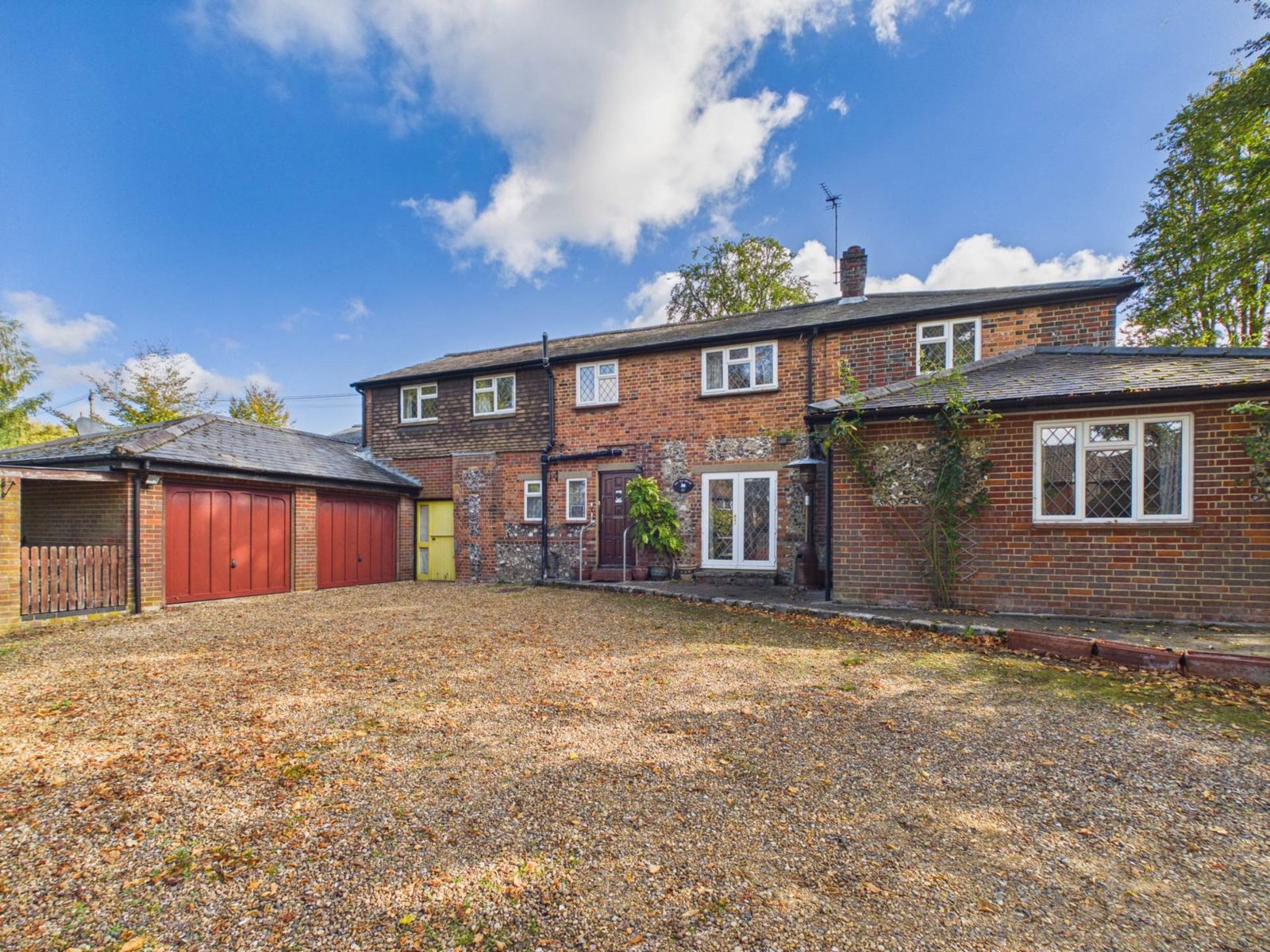 Chain free detached house in Aylesbury