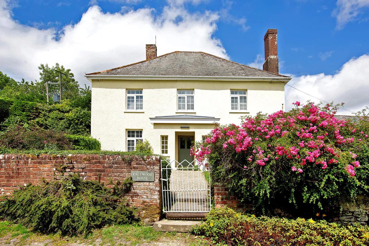 Devon EX6: farmhouse with outbuildings