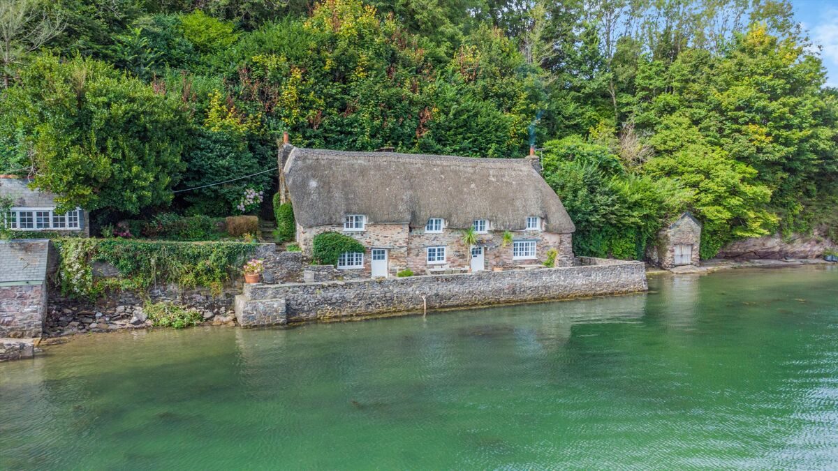 Dartmouth: house with a mooring