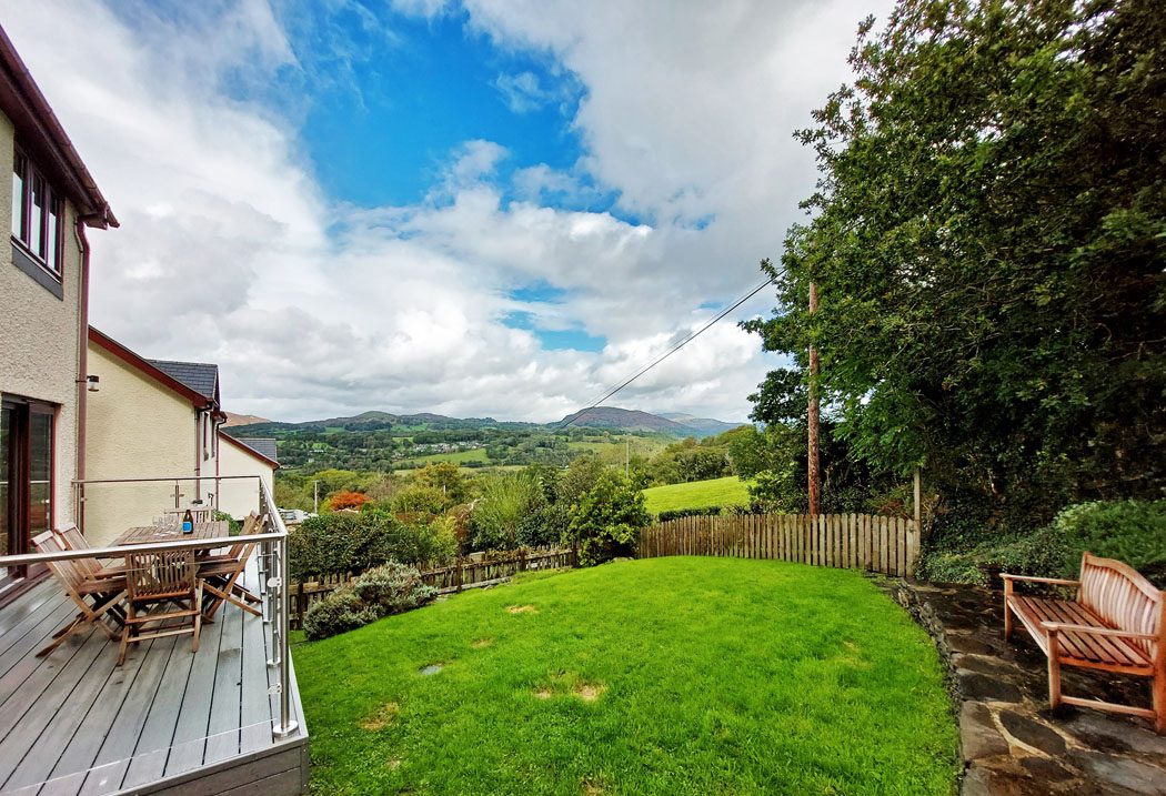Cae’r dderwen (oak field) family home in dolgellau