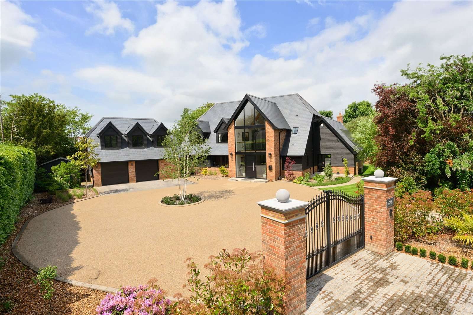 Penton Hall Drive, Staines-Upon-Thames, Surrey