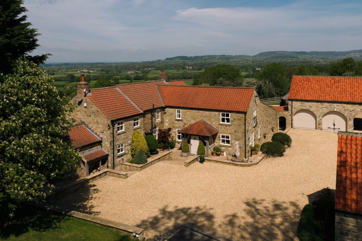 Equestrian with a pool in Thirsk