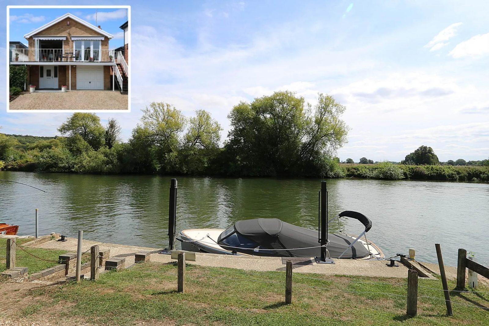 Mansion with a mooring, Purley On Thames