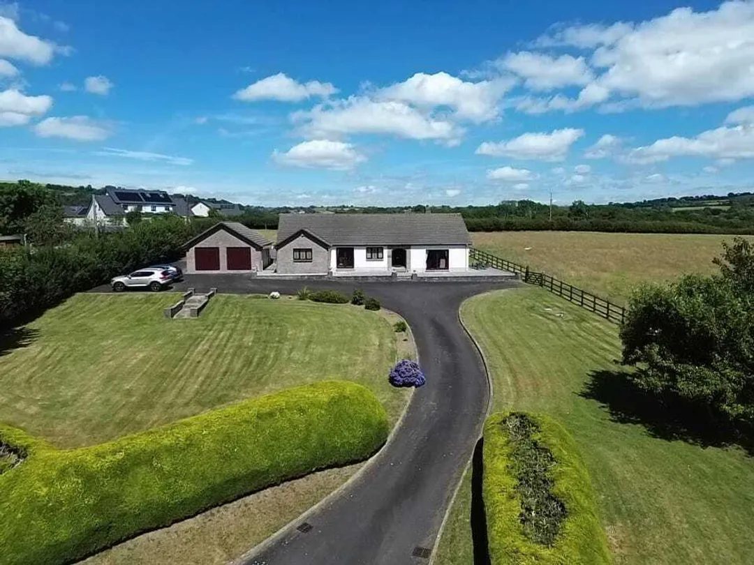 Smallholding with paddocks in Llandysul