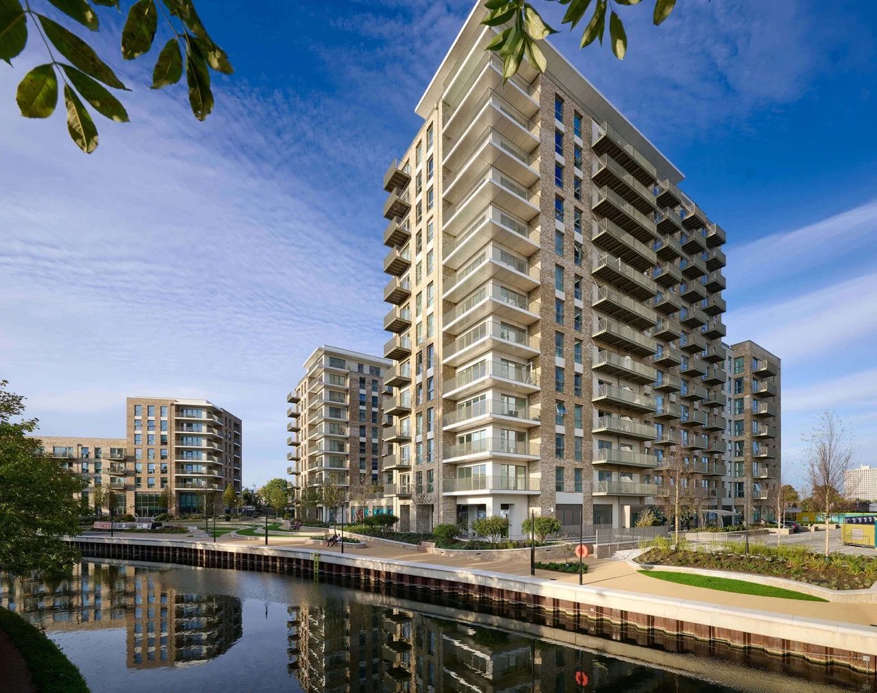 1 Bedroom Apartment for Sale Wembley London with Canal Living and High Growth