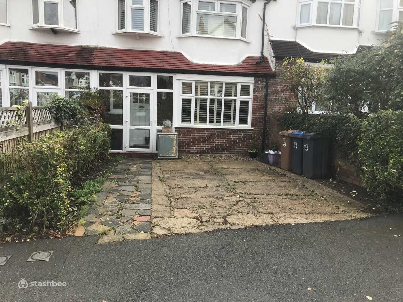 Parking Space to Rent in Morden, SM4