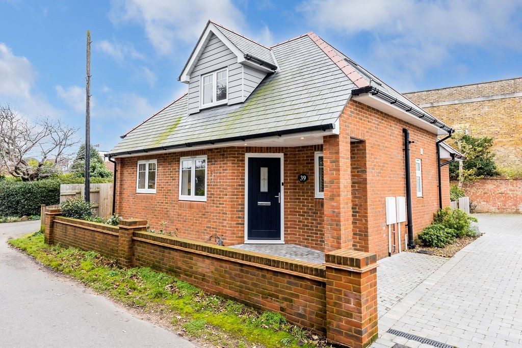 2 bedroom flat to let