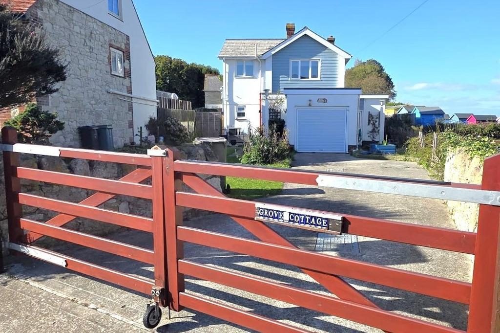 3 bedroom waterfront property for sale