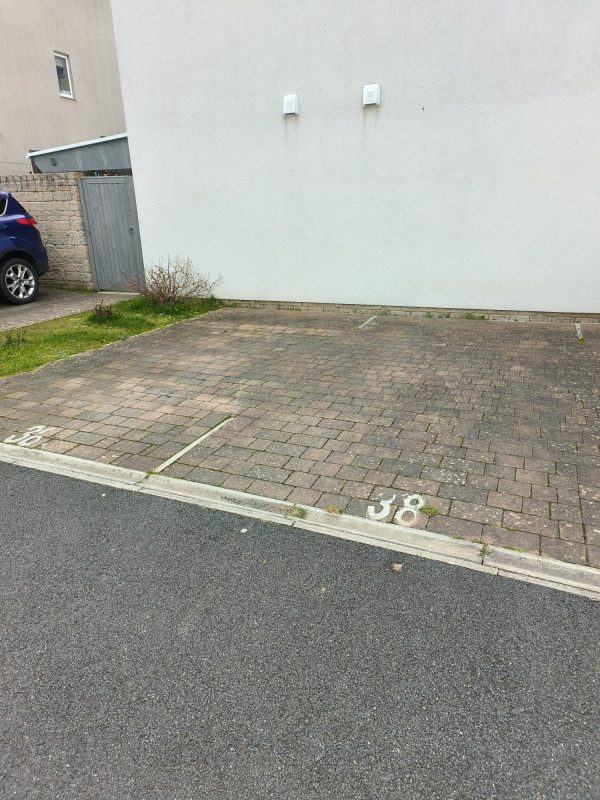 Parking on Ash Grove, PL2