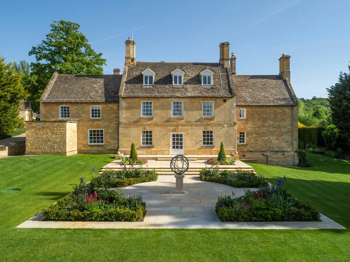 Period country house, Gloucestershire GL54