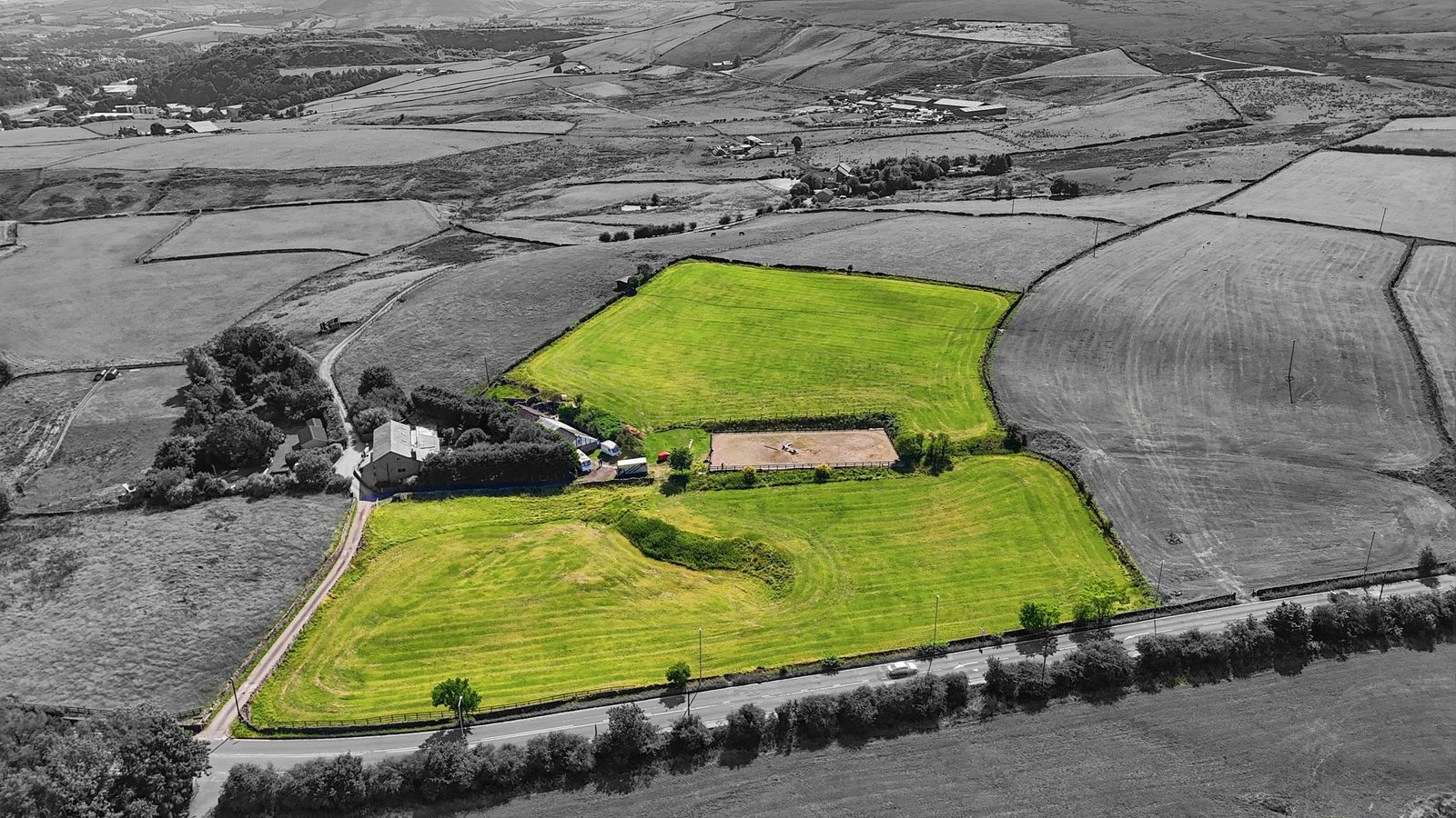 Higher Barn Stables, Roundhill Road, Haslingden, BB4 5TU