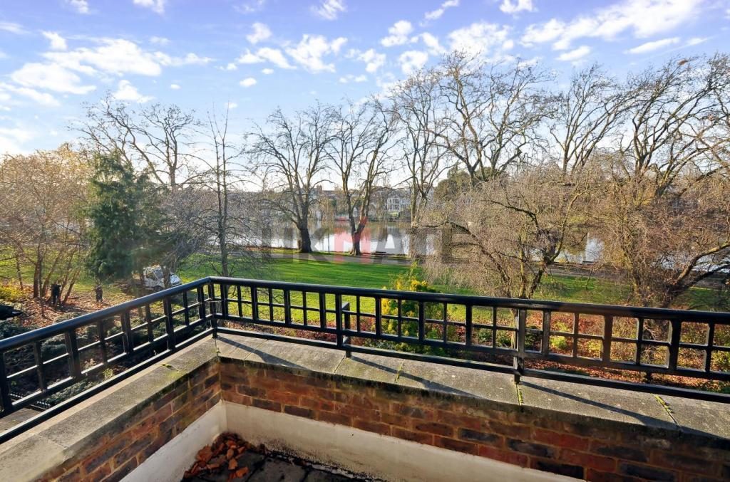 Arun House, Maybate Avenue