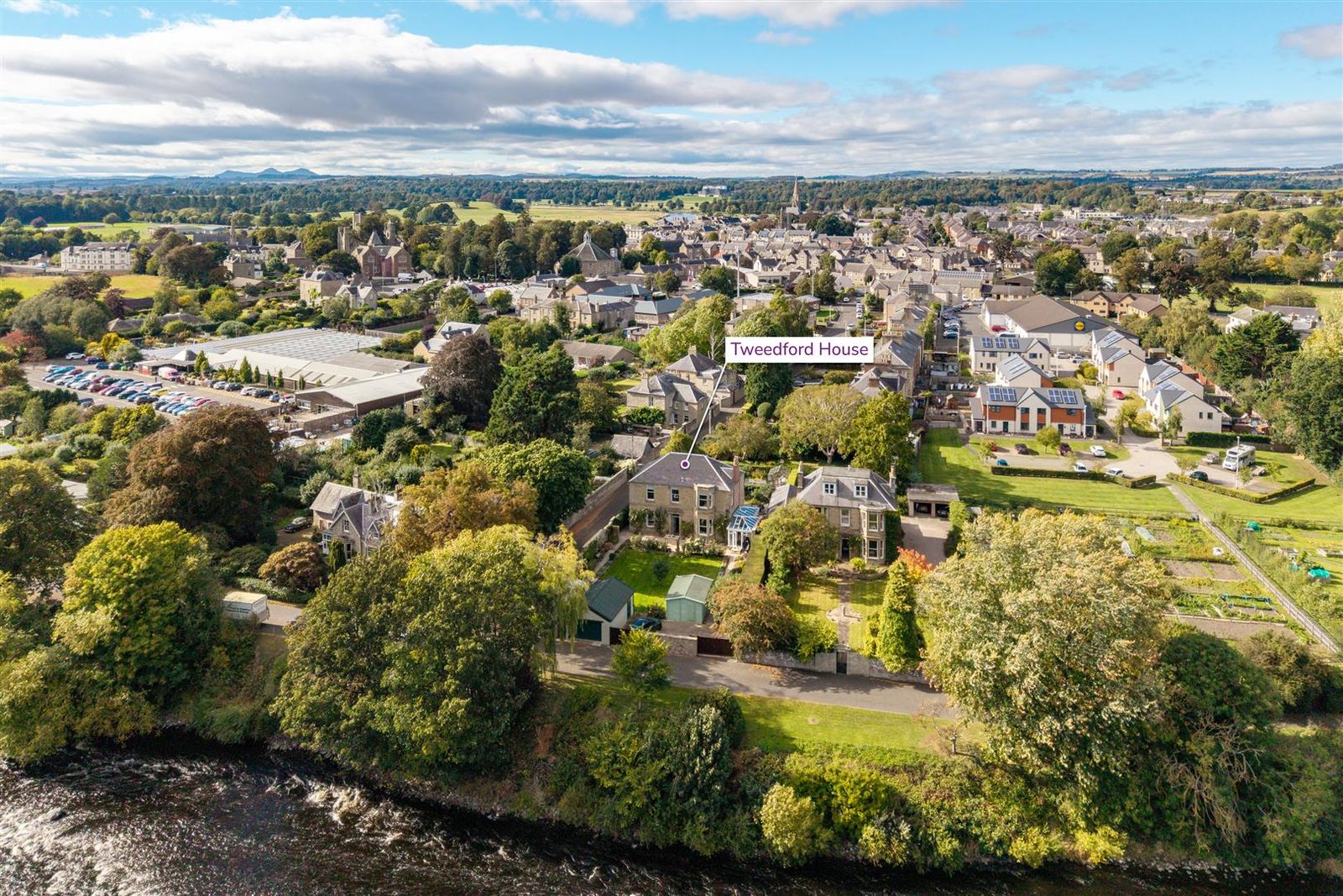 Tweedford House, Abbotsford Grove, Kelso TD5