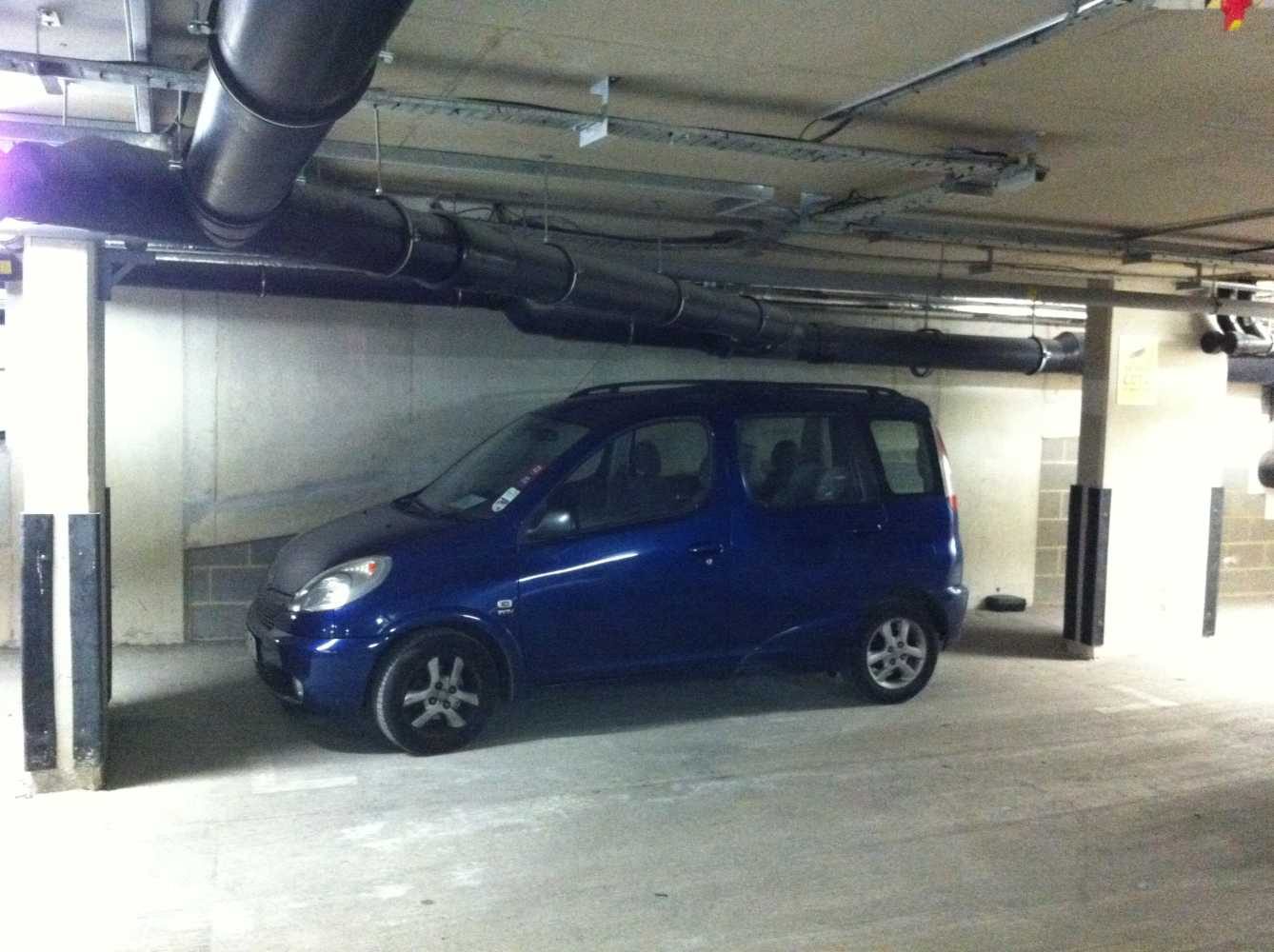 Parking Space to Rent in North London, N1