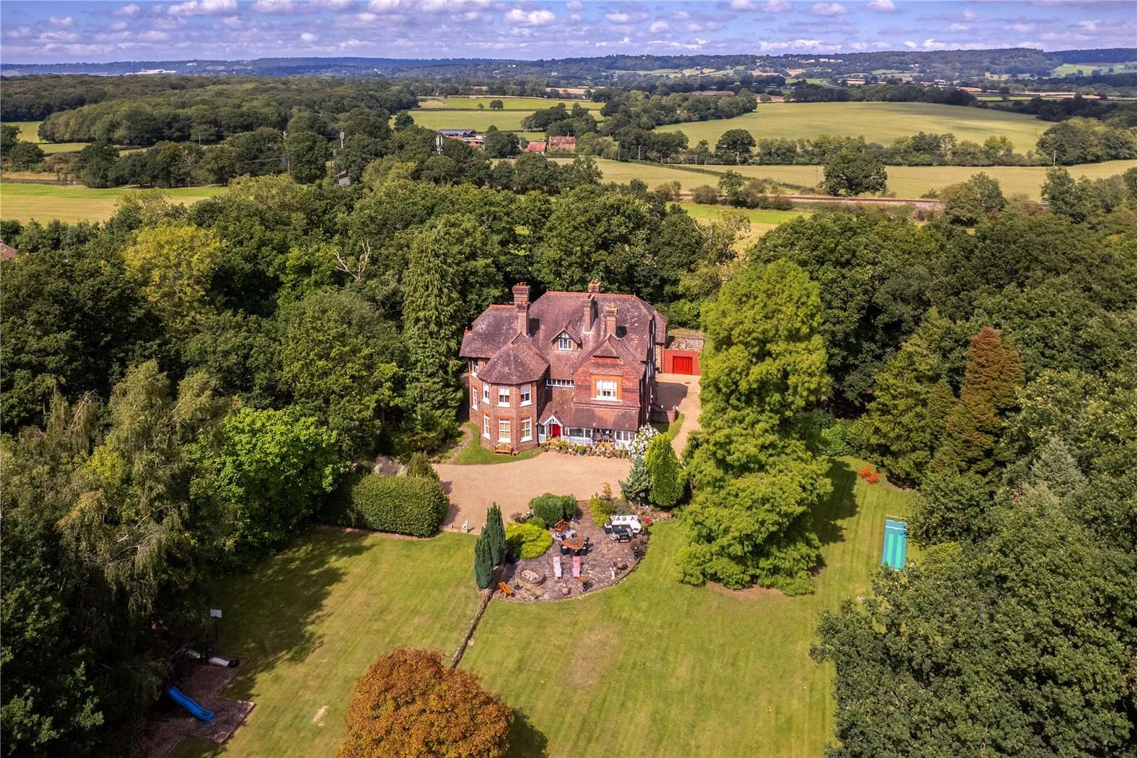Period detached apartment, Nr Limpsfield