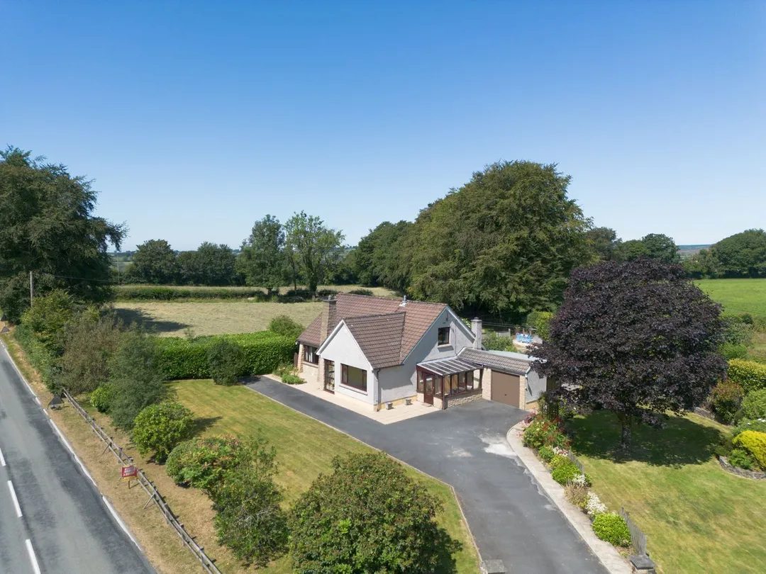 Llandysul: smallholding with a pool