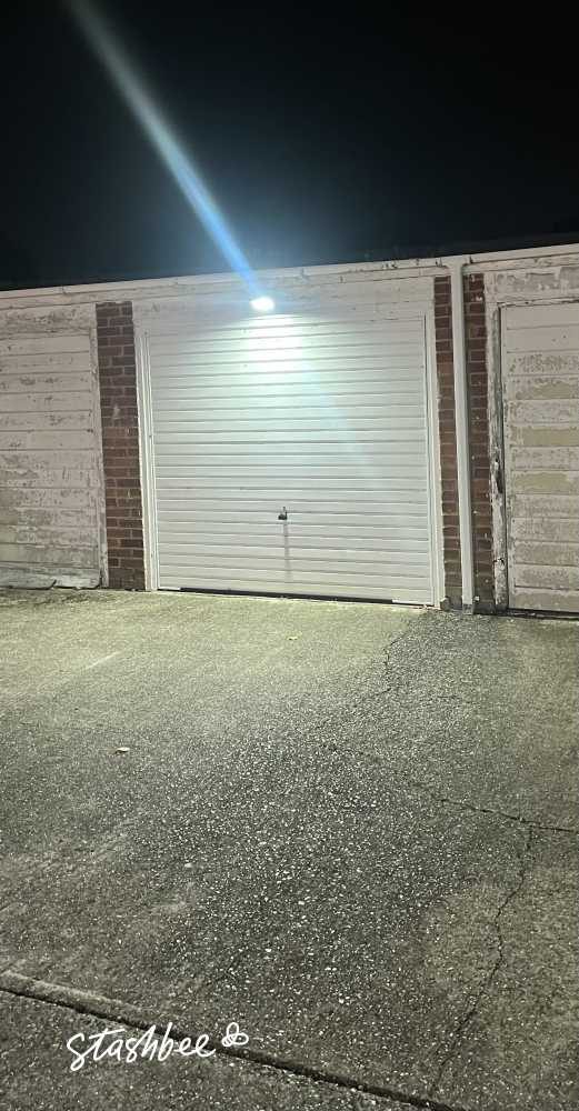 Garage to Rent in Staines-upon-thames, TW18