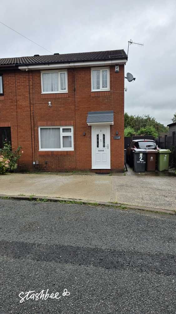 Parking Space to Rent in Oldham, OL4