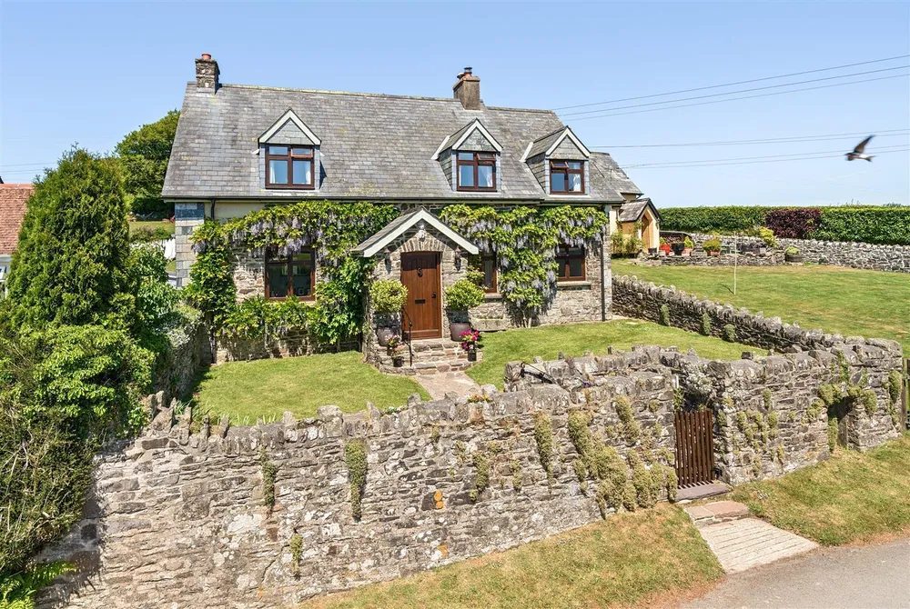 Equestrian with outbuildings in Dulverton
