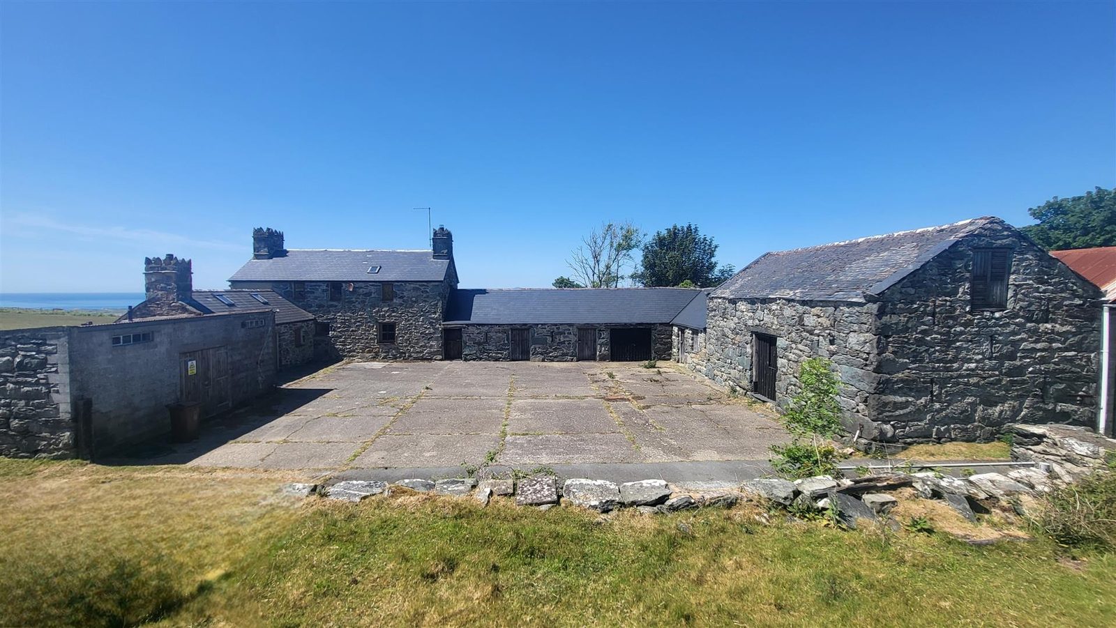 Chain free farmhouse in Dyffryn Ardudwy