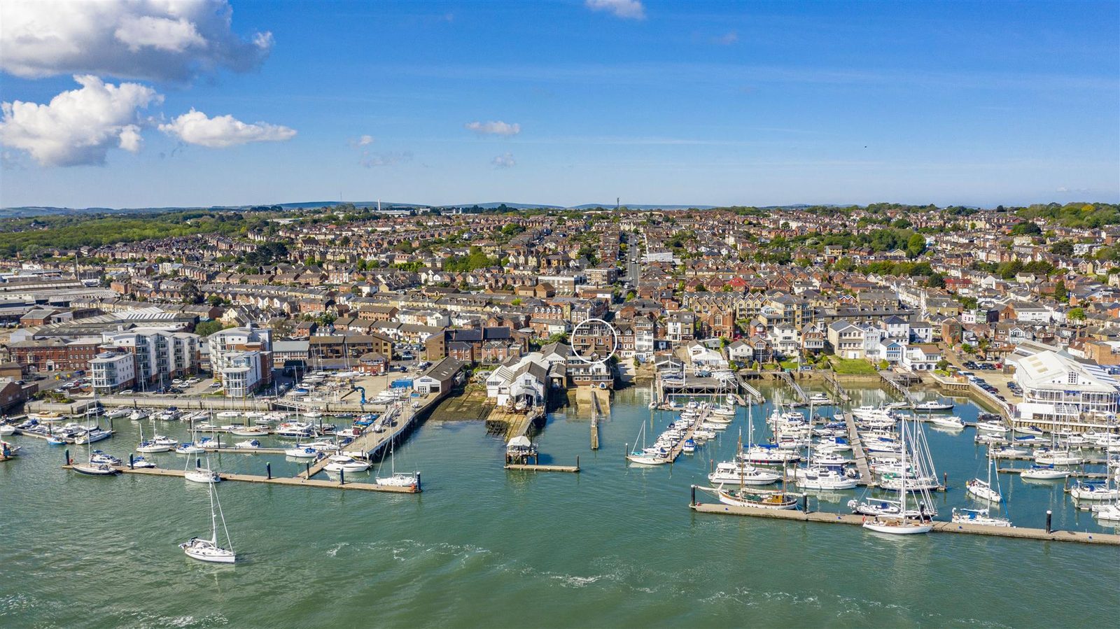 WATERFRONT APARTMENT – Tides Reach, Cowes