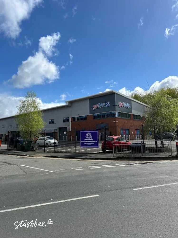 Parking Space to Rent in Manchester, M40