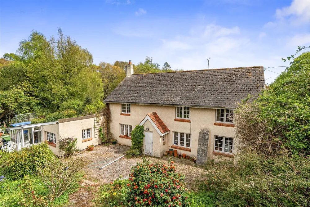 Exminster: equestrian with outbuildings