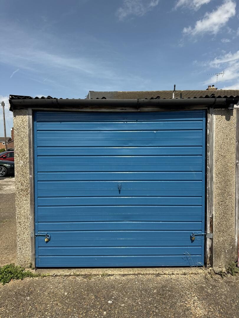Garage at Gideons Way, Stanford-Le-Hope