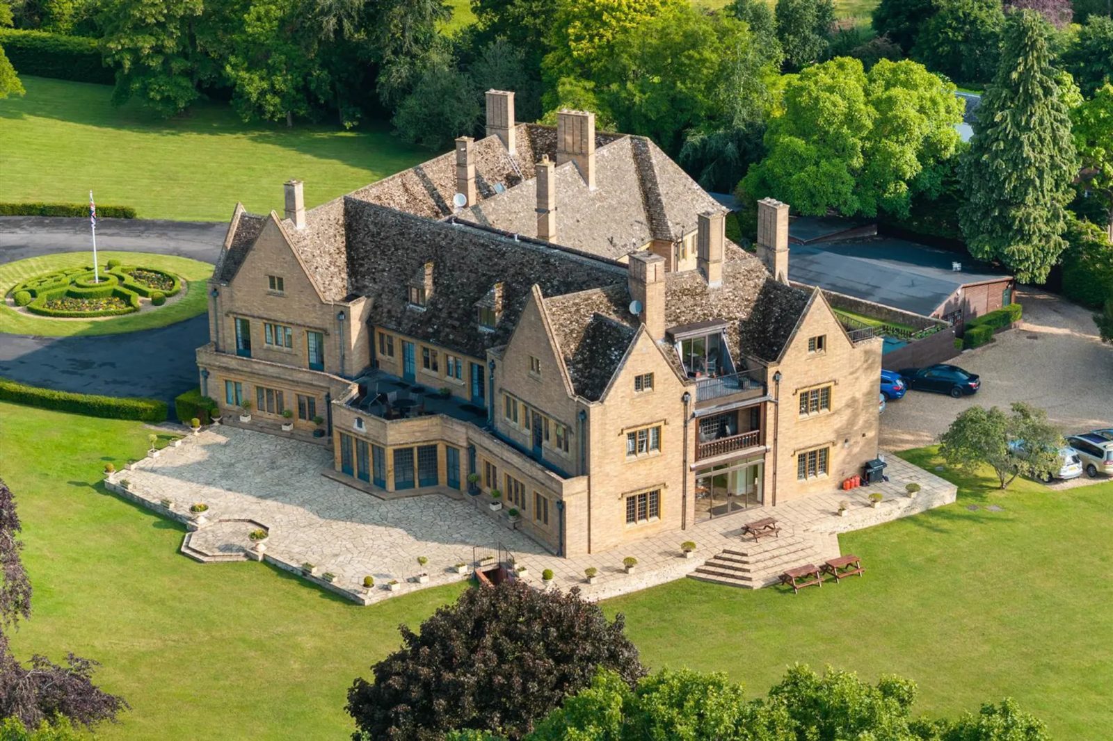 Wootton Wawen: period country house