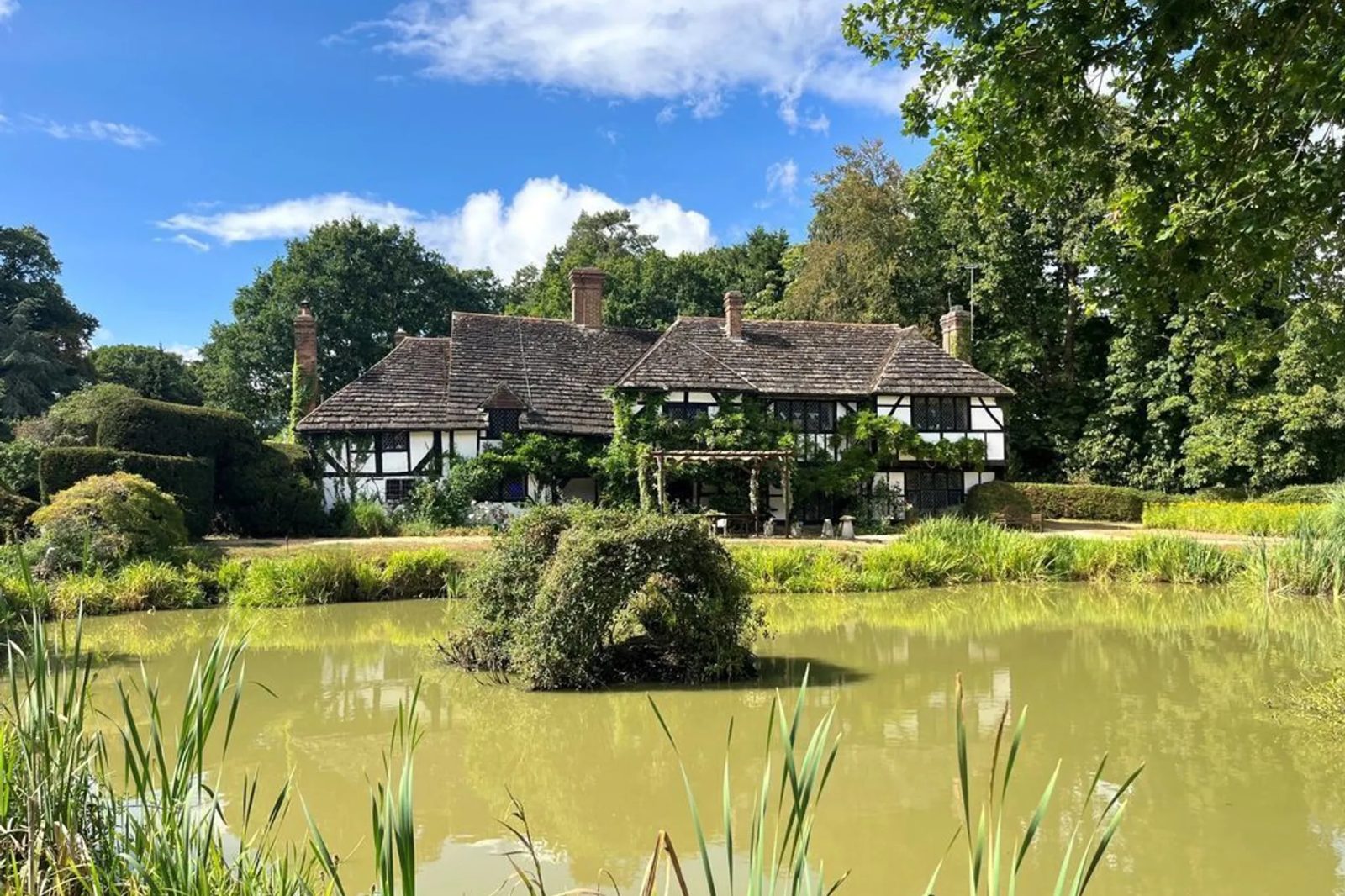 Nr. Horsham: country house with outbuildings