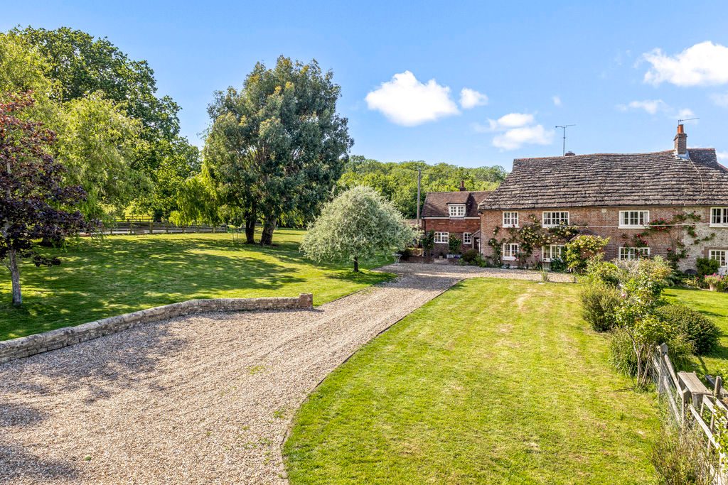 Equestrian with outbuildings in Thakeham