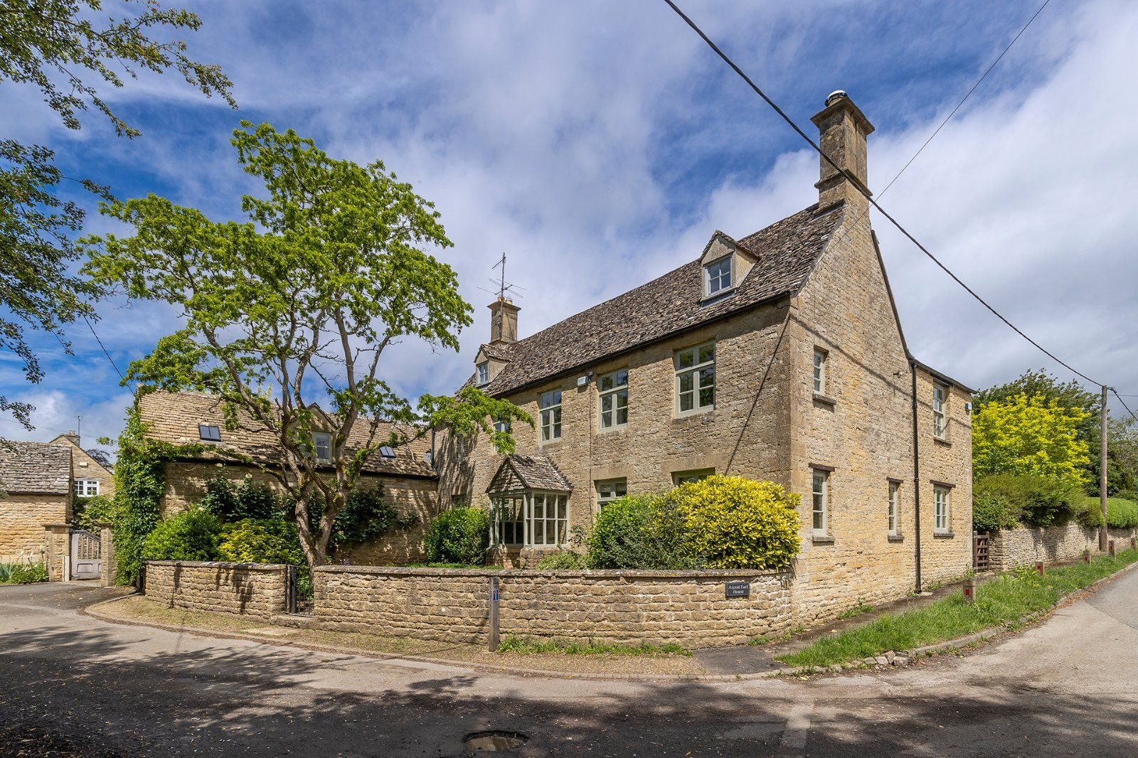 Chipping Norton Oxfordshire OX7 6AG Ascott-under-Wychwood