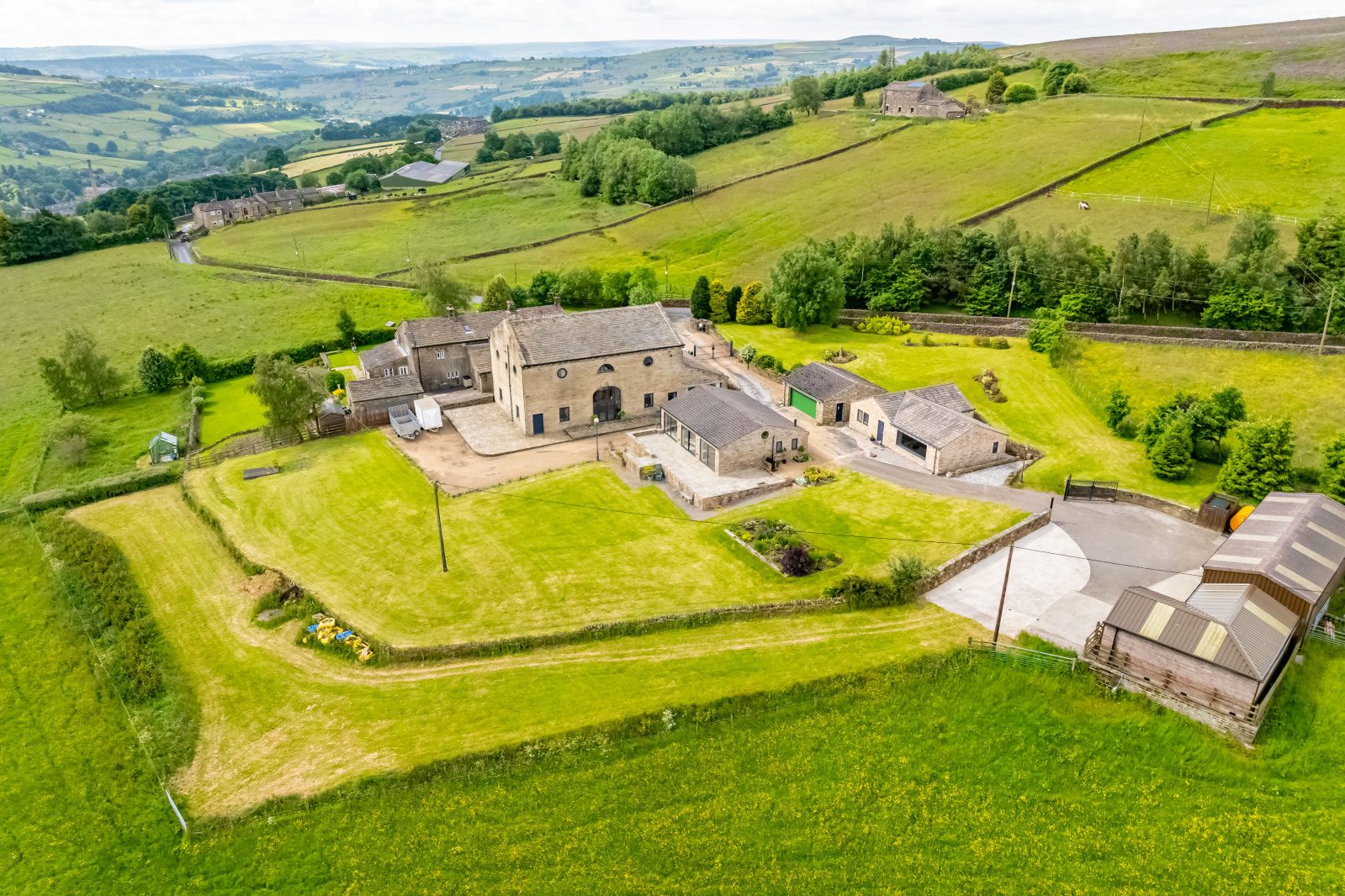 High House Lane, Midgley, Luddendenfoot, Halifax, HX2 6UY