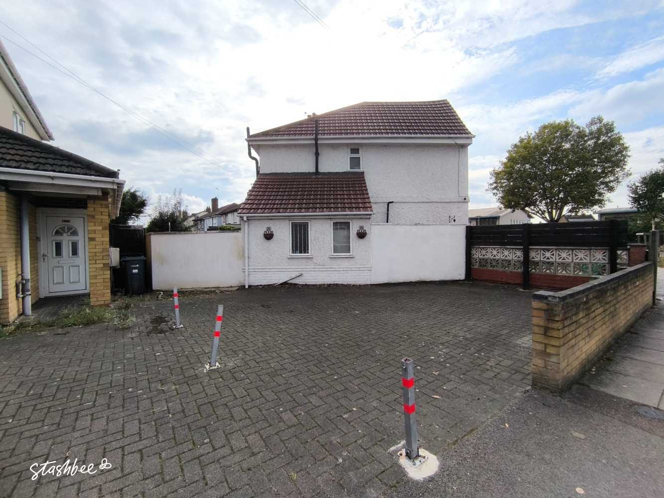 Parking Space to Rent in Ilford, IG2