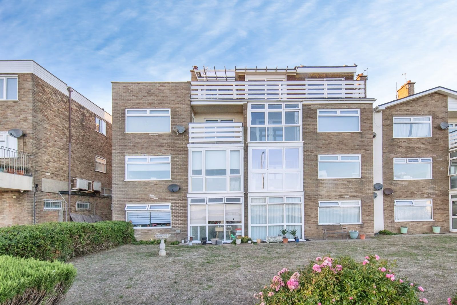 2 bedroom penthouseKings Parade, Clacton-On-Sea, CO15 5JD